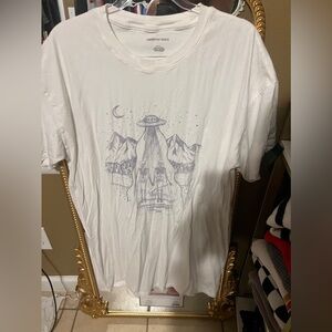 American Eagle Outfitters White Graphic T-Shirt